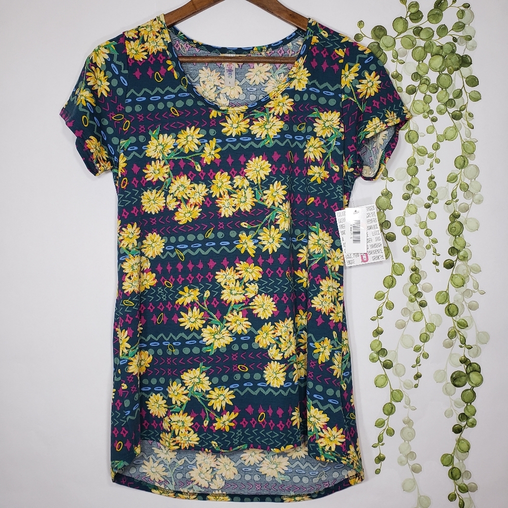 🌟Closet Closing🌟 LuLaRoe - Floral Tee